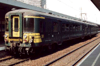 Treinstel 081 in Brussel Noord op 18 augustus 1995